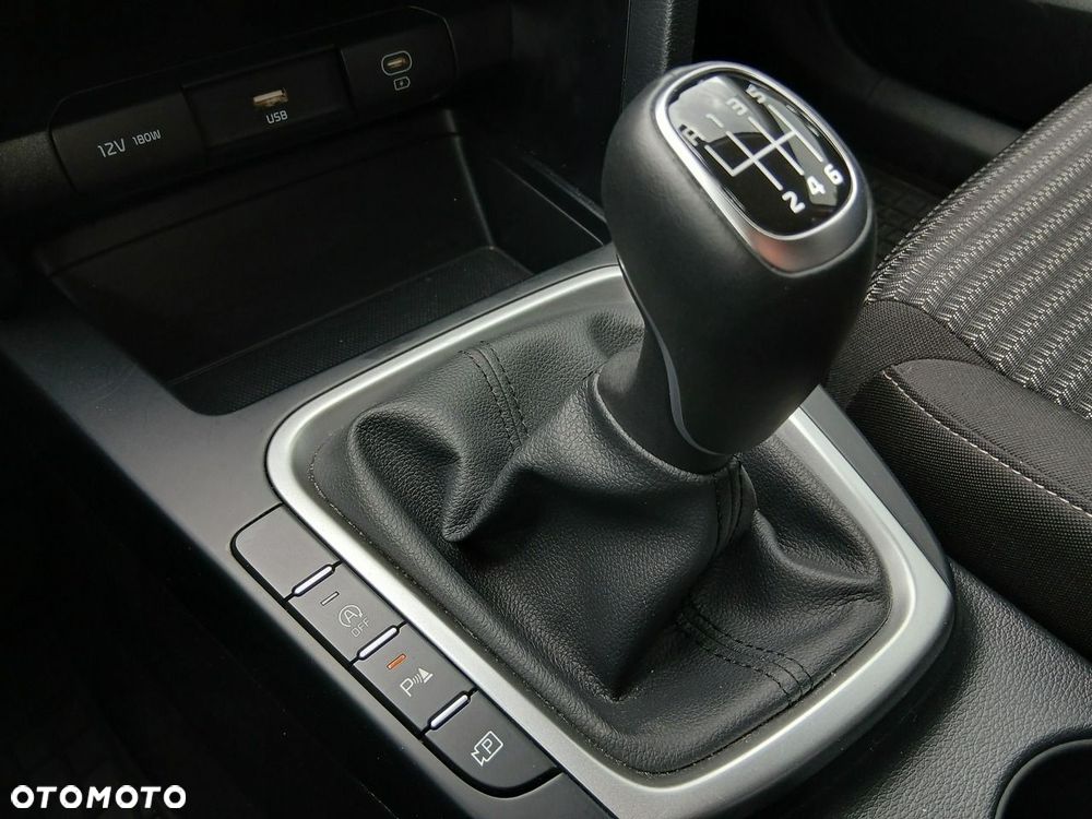 Kia XCeed 1.5 T-GDI M - 24