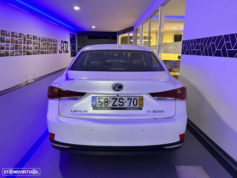 Lexus IS 300H Luxury - 9