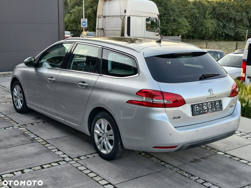 Peugeot 308 - 5