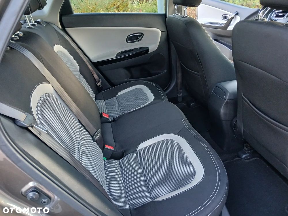 Kia Ceed 1.6 GDI Dream Team Edition - 22