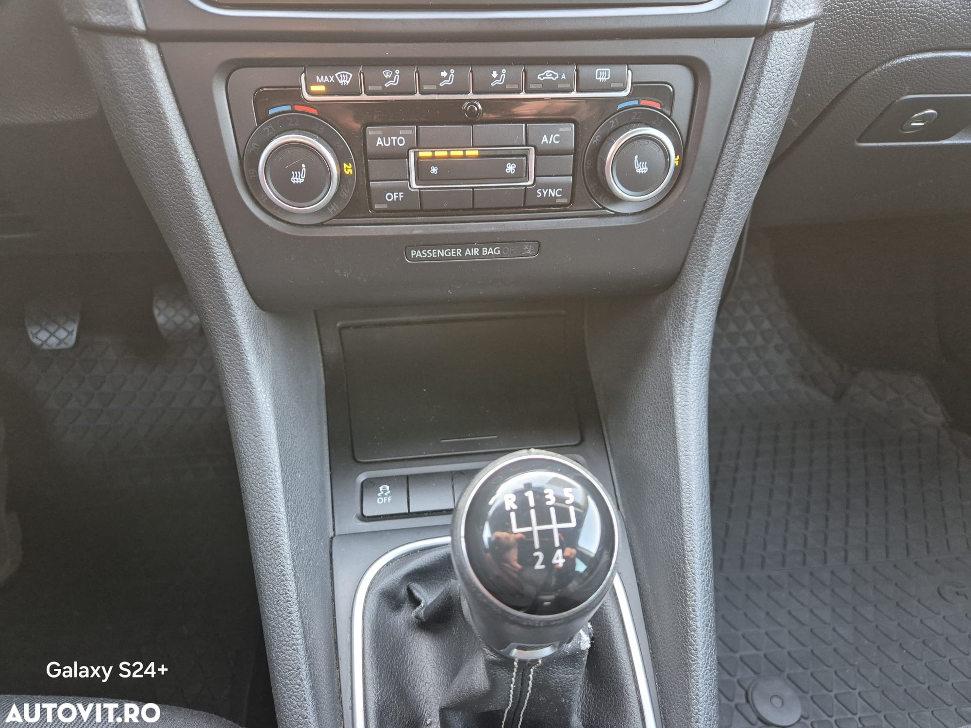 Volkswagen Golf 1.6 TDI DPF MATCH - 16