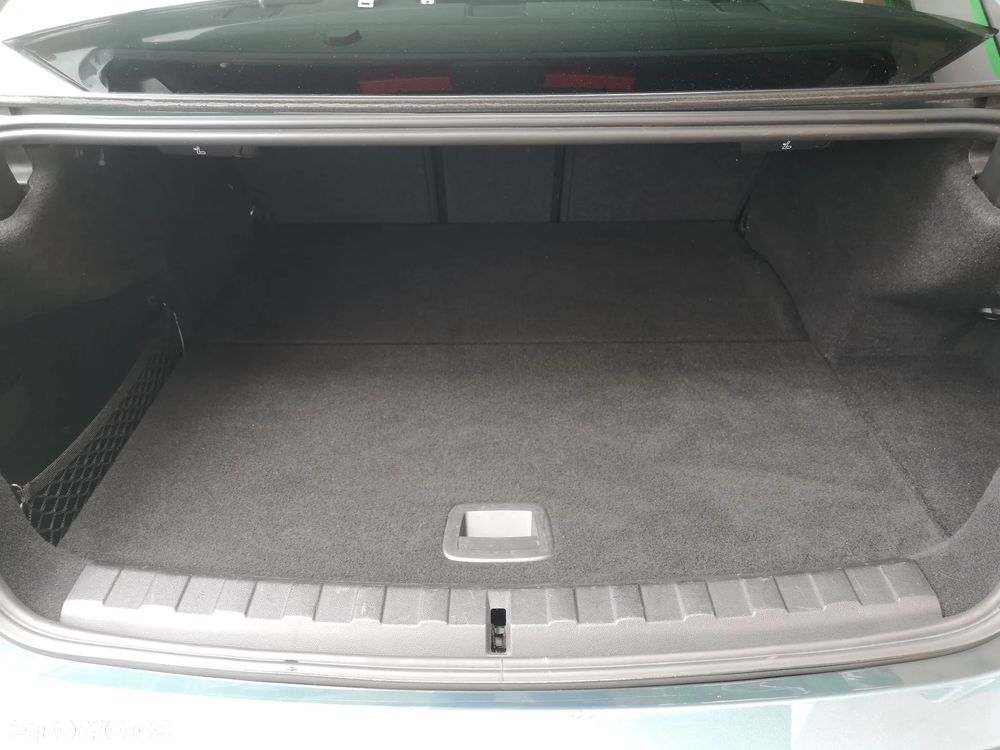 BMW Seria 3 320i Advantage - 35