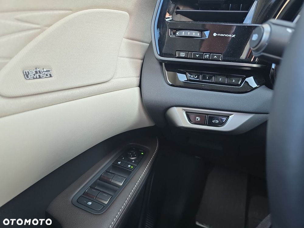 Lexus RX - 26