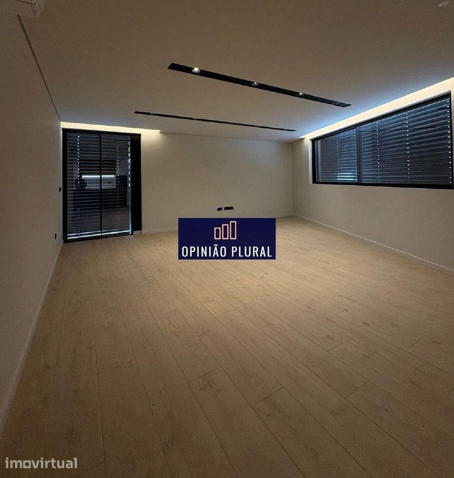 Apartamento T1 Premium com Varanda e Três Frentes no BISMARK - Grande imagem: 2/25