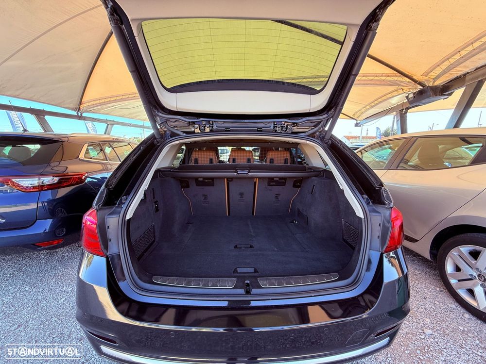 BMW 320 d Line Luxury - 31