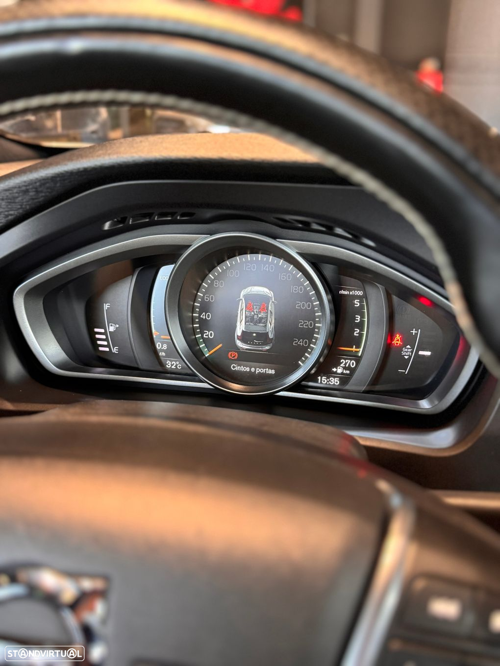 Volvo V40 2.0 D2 R-Design - 41