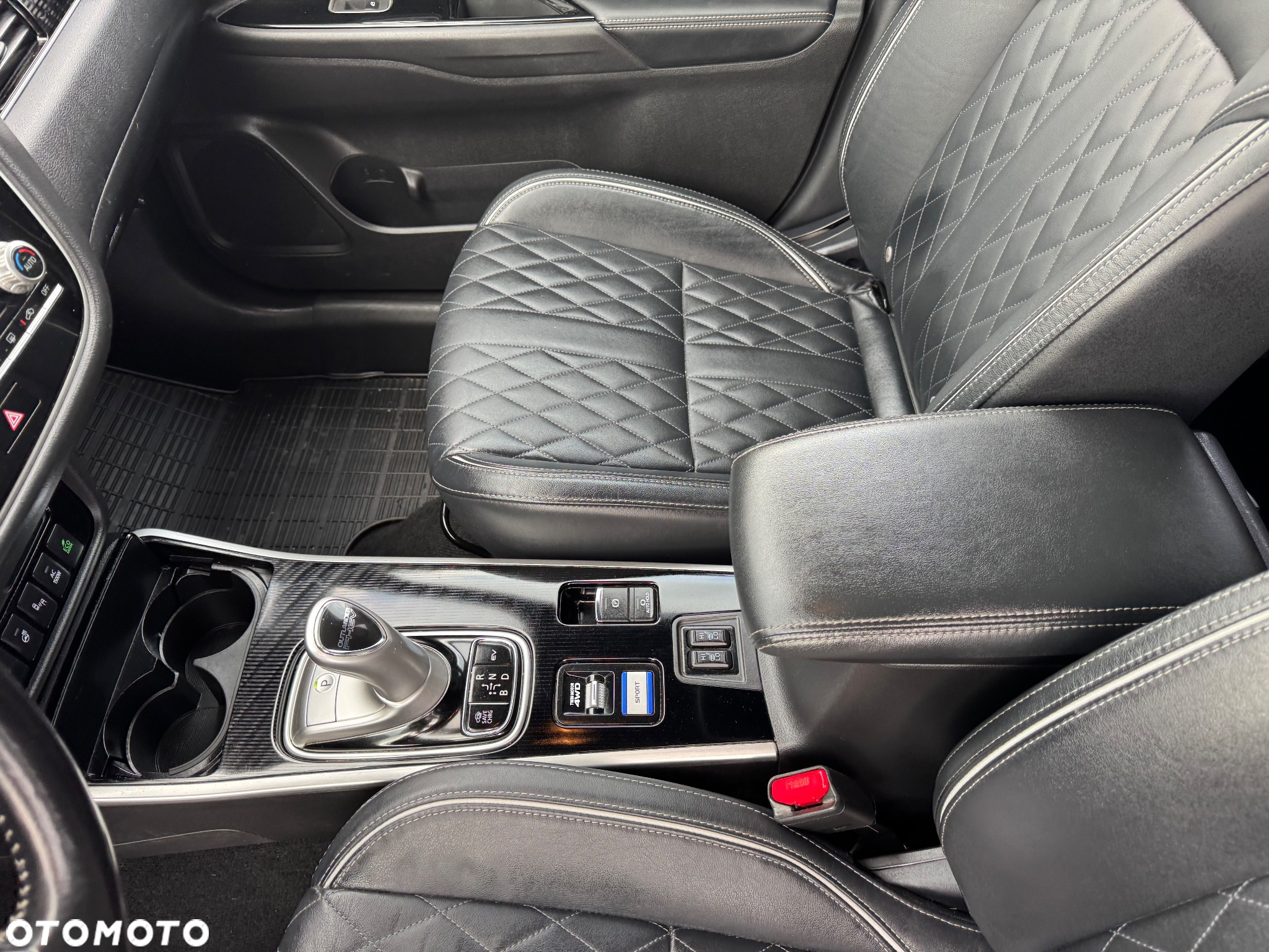 Mitsubishi Outlander 2.4 4WD Plug-In Hybrid Diamant+ - 25