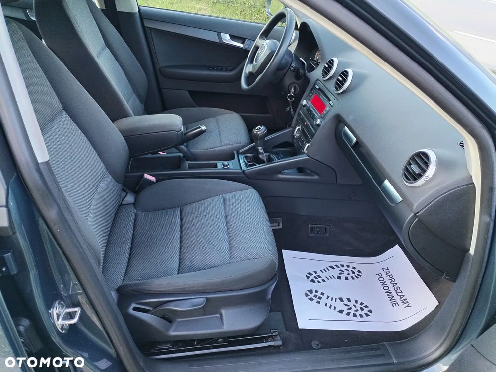Audi A3 Sportback 1.6 Ambiente - 15