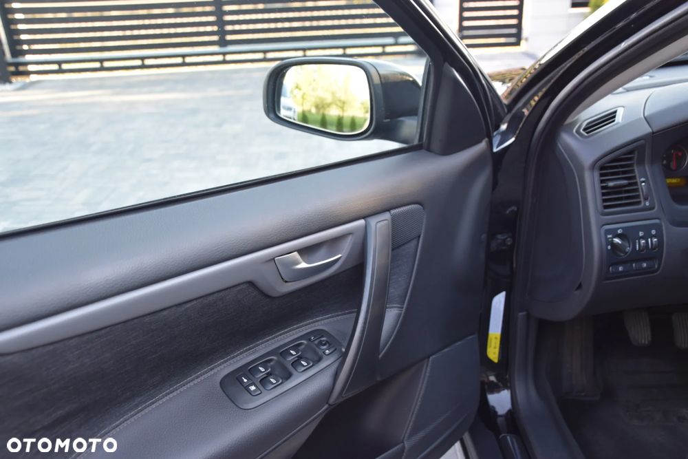 Volvo V70 2.4 Kinetic - 24
