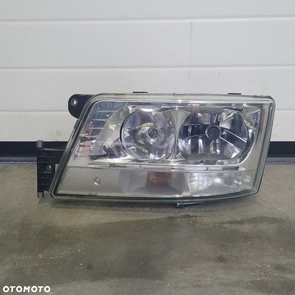 LAMPA XENON MAN TGX LH.81.25101-6515 - 1