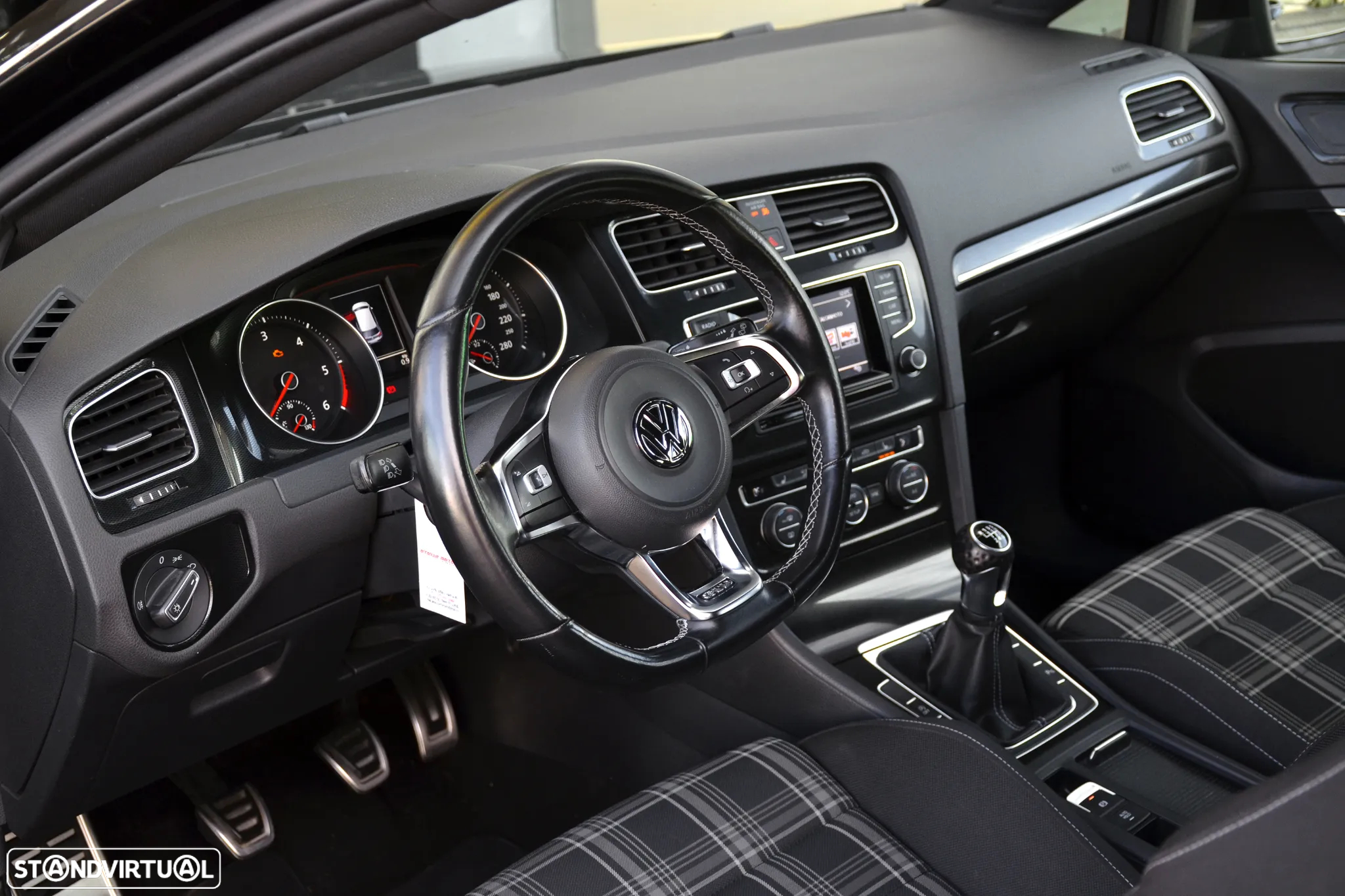 VW Golf 2.0 TDI GTD - 6