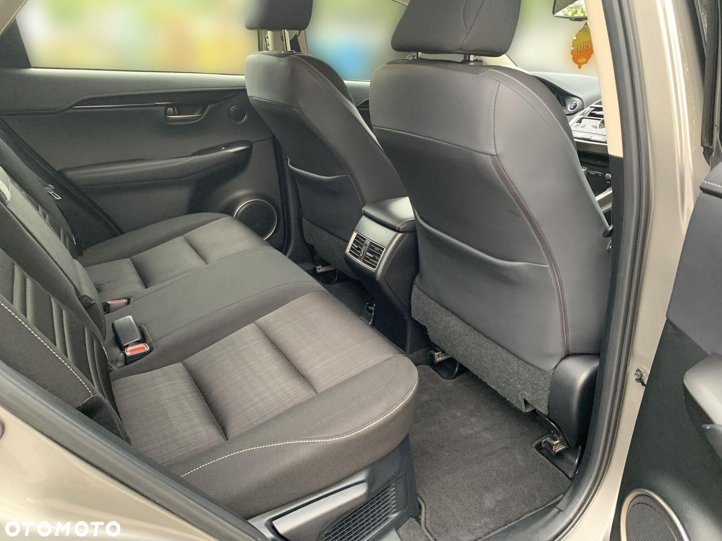 Lexus NX 300h Business Edition AWD - 11