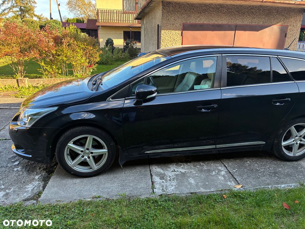 Toyota Avensis - 8