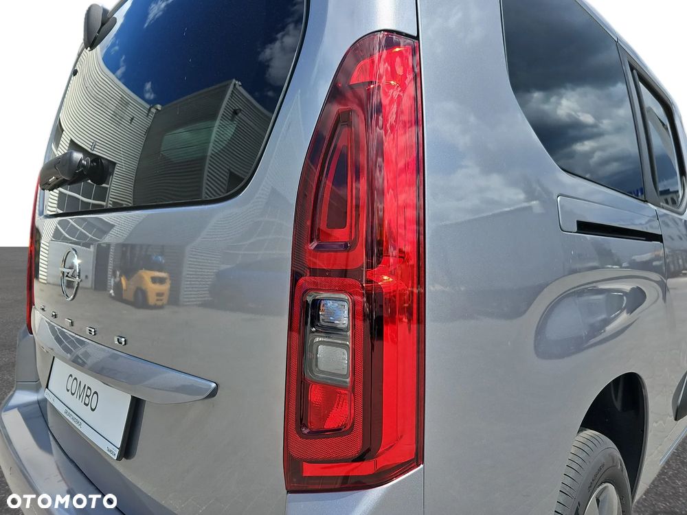 Opel COMBO 5-miescowy automat - 36