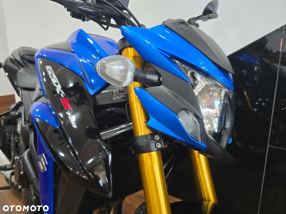 Suzuki GSX - 24