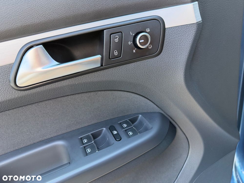 Volkswagen Touran 2.0 TDI DPF BlueMotion Technology Cup - 32