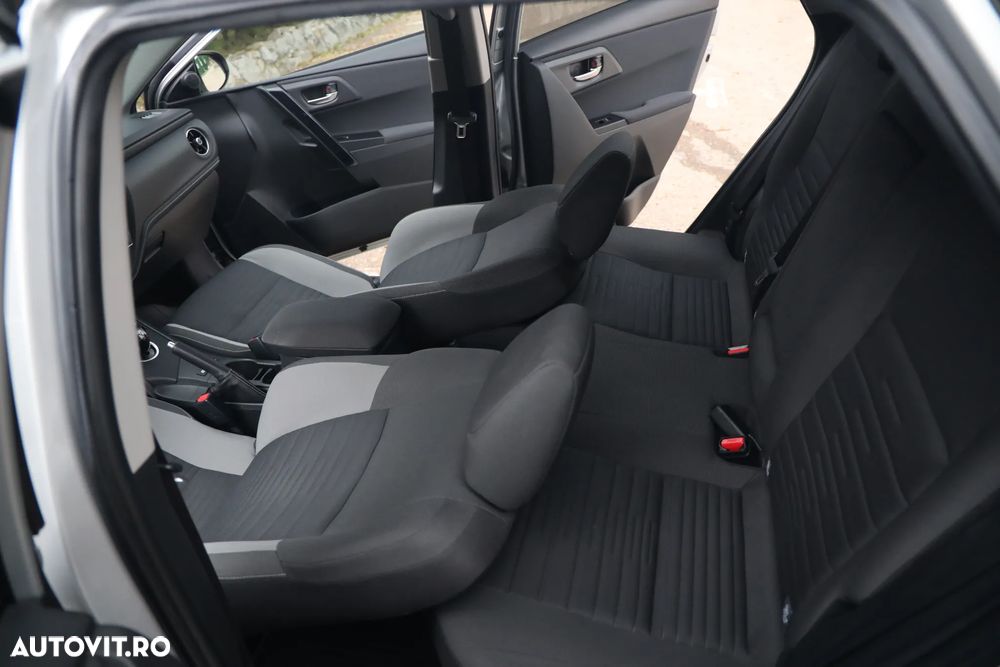 Toyota Auris 1.8 L VVT-i Hybrid Luna - 7