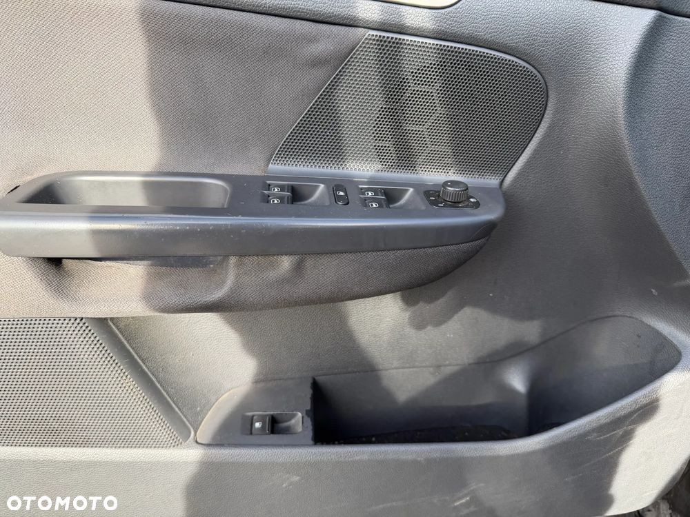 Volkswagen Golf - 12