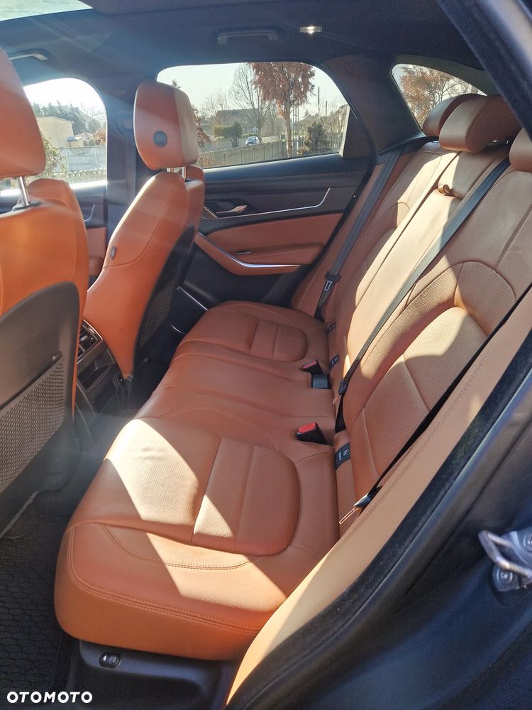 Jaguar F-Pace - 16