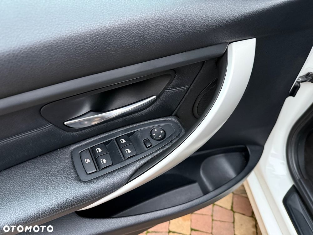 BMW Seria 3 320d Efficient Dynamics Edition - 20