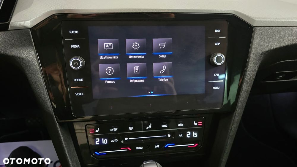 Volkswagen Passat - 28