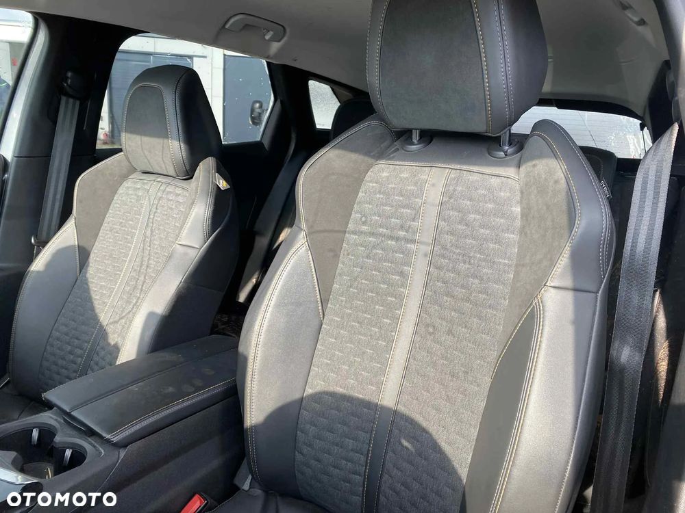 Peugeot 3008 1.2 PureTech Allure S&S EAT8 - 11