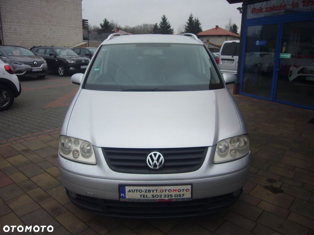 Volkswagen Touran 2.0 TDI DPF Highline - 4