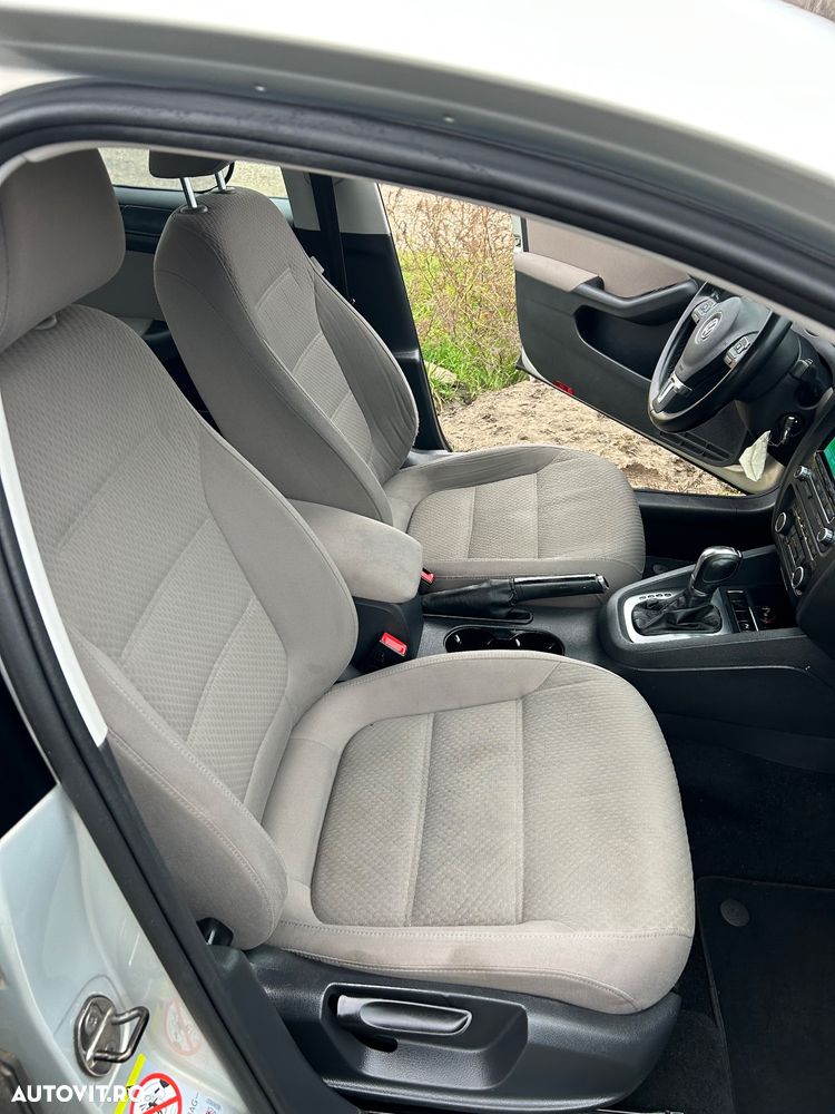 Volkswagen Jetta 1.6 TDI DSG Comfortline - 18