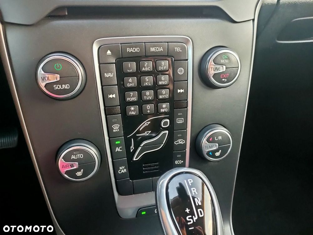 Volvo V40 D2 Drive-E SCR Momentum - 27