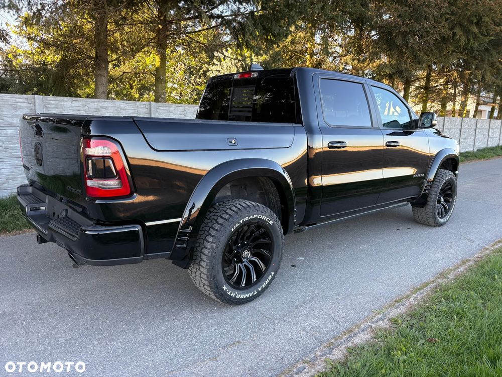 Dodge RAM - 16