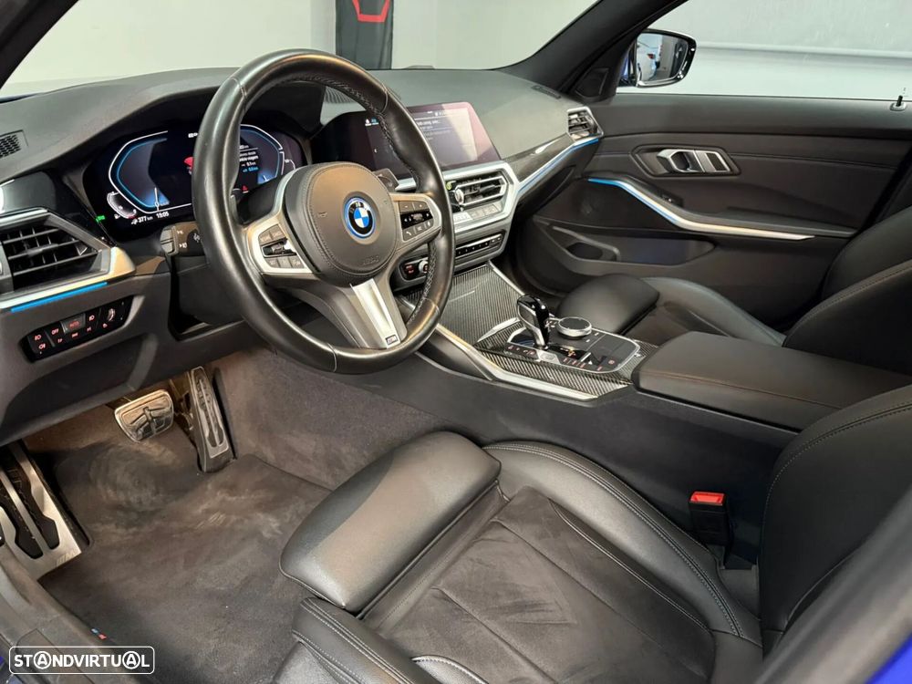 BMW 330 e Touring Pack Desportivo M Auto - 22