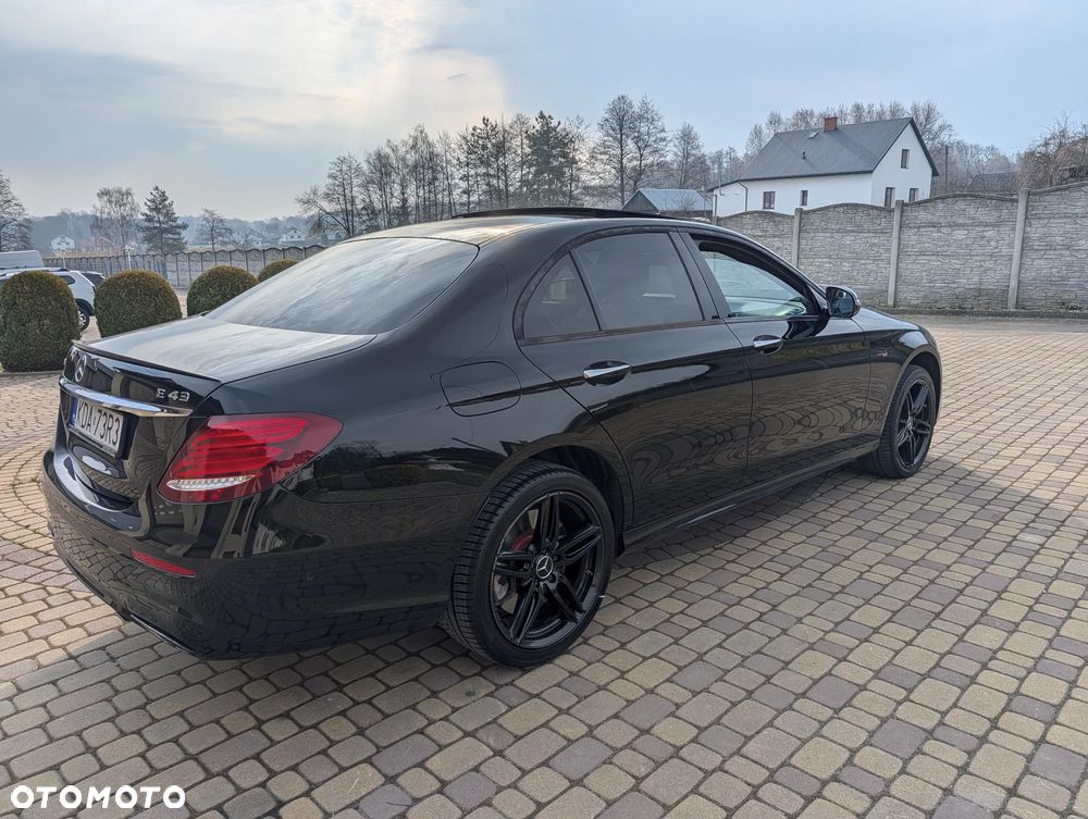 Mercedes-Benz Klasa E - 4