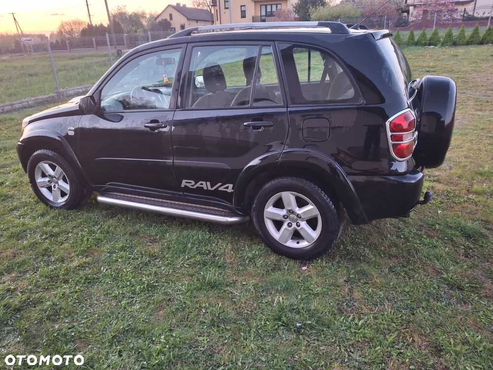 Toyota RAV4 2.0 D-4D 4x4 - 2
