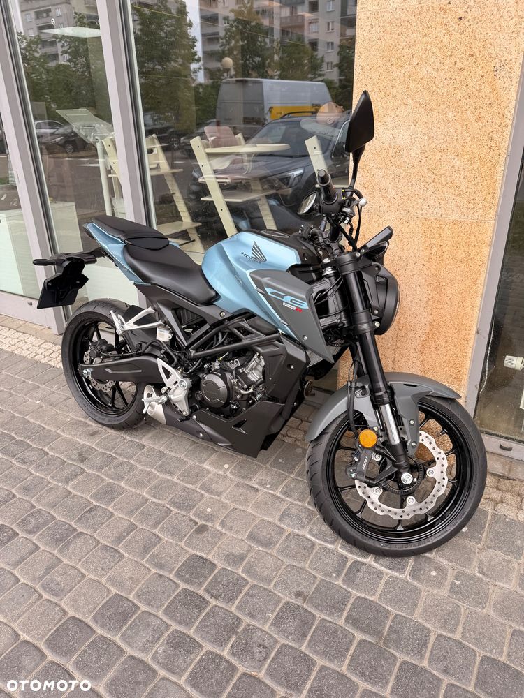 Honda CB - 1