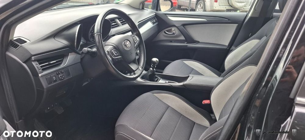 Toyota Avensis - 13