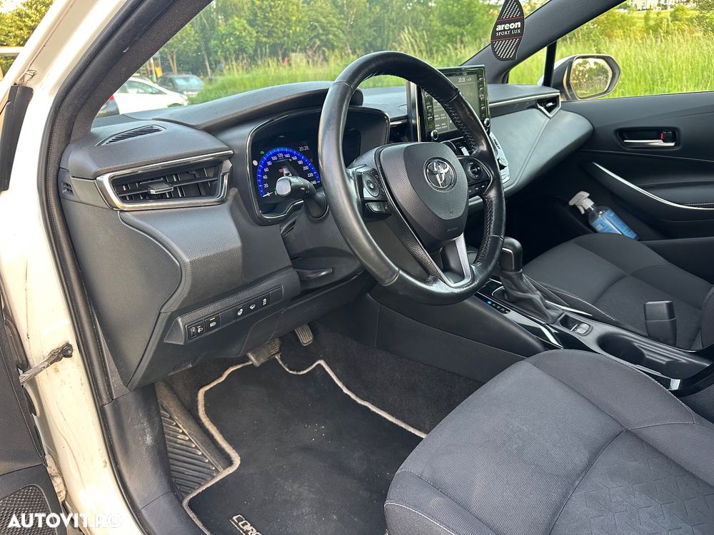 Toyota Corolla - 12