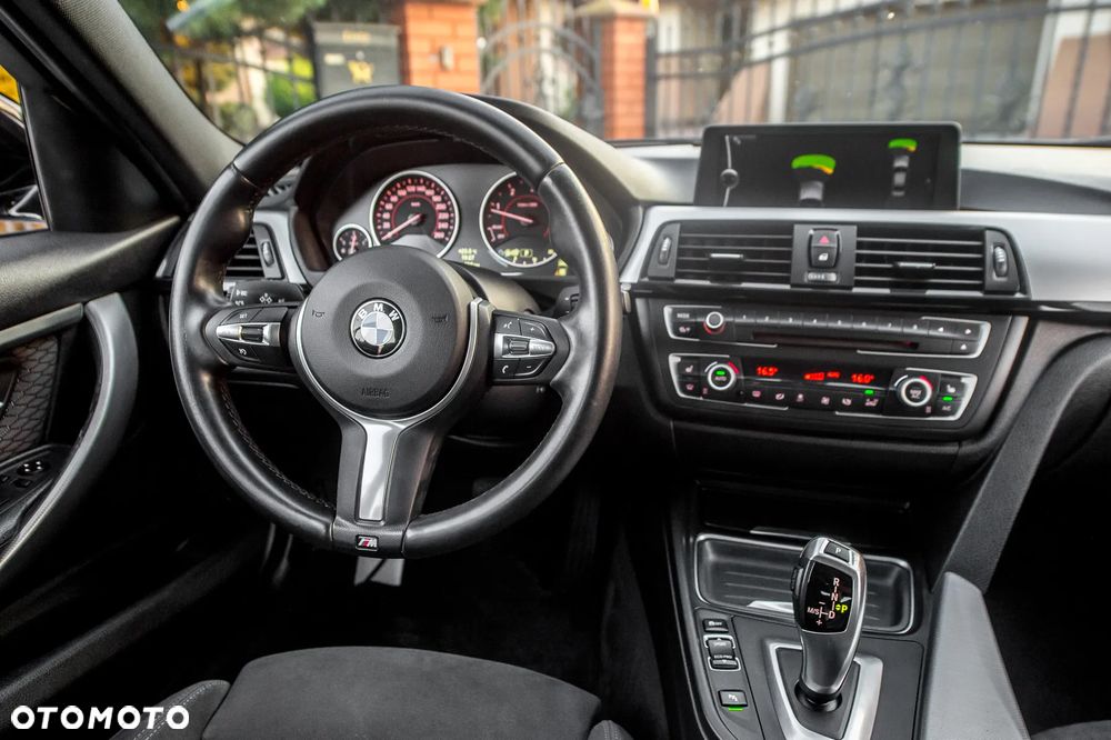 BMW Seria 3 320d Sport-Aut Blue Performance Sport Line - 23