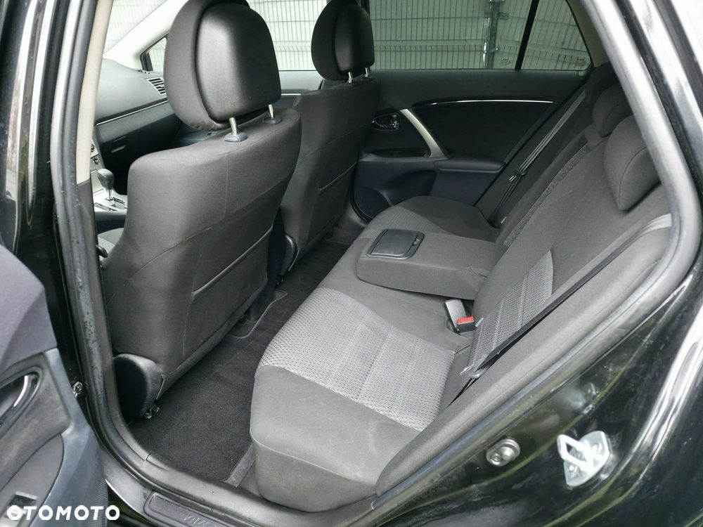 Toyota Avensis - 7