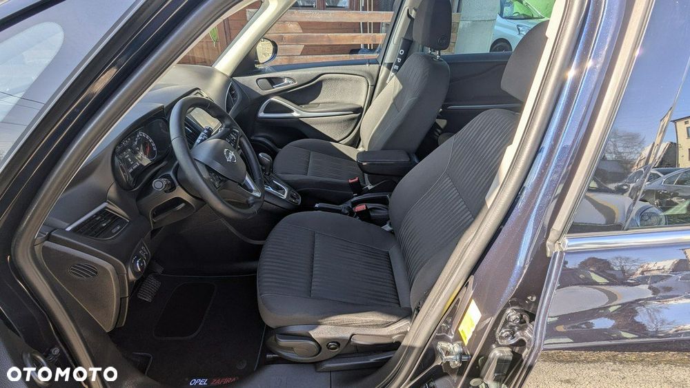 Opel Zafira - 11