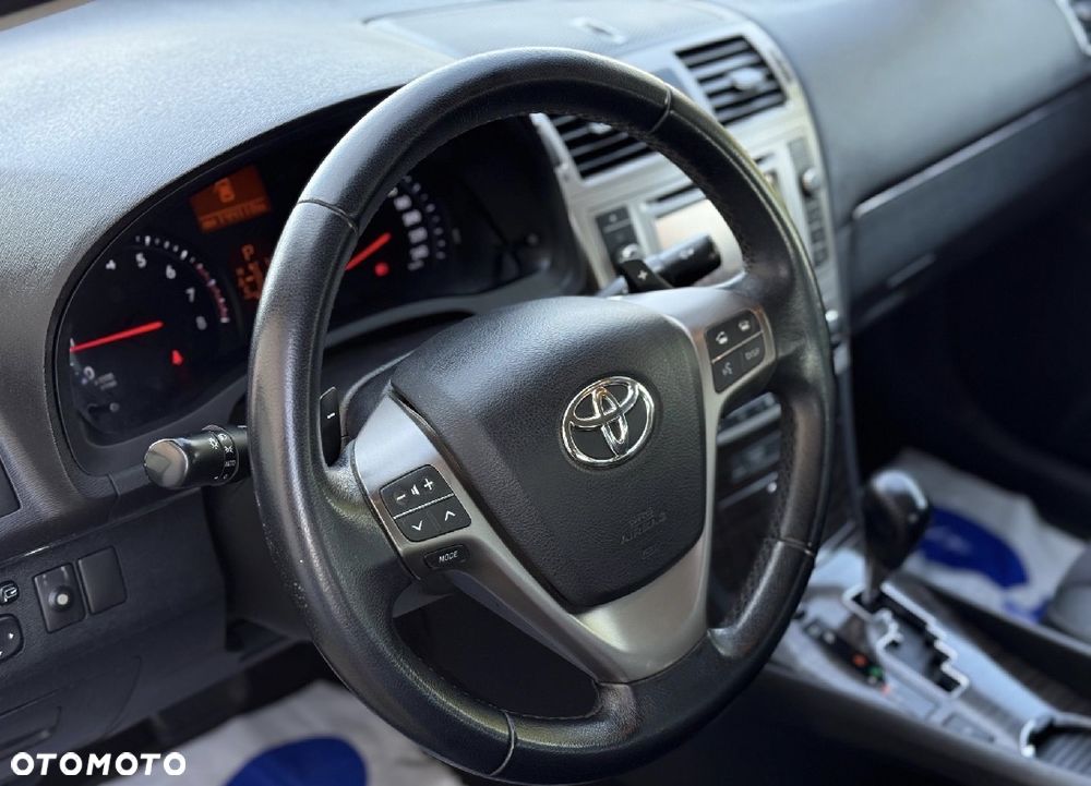 Toyota Avensis 2.0 Prestige NAVI MS - 16