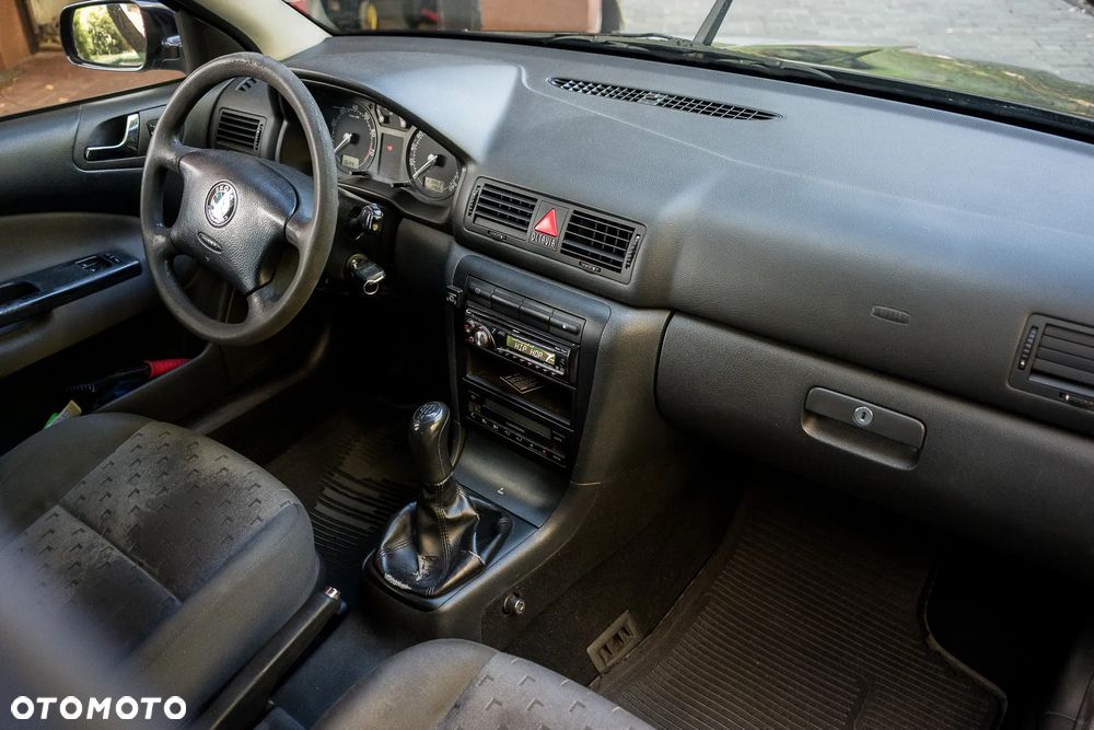 Skoda Octavia 1.6 Tour - 8