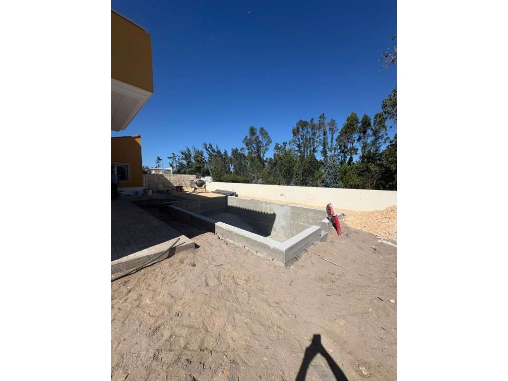 Moradia T4 com piscina - Grande imagem: 2/5