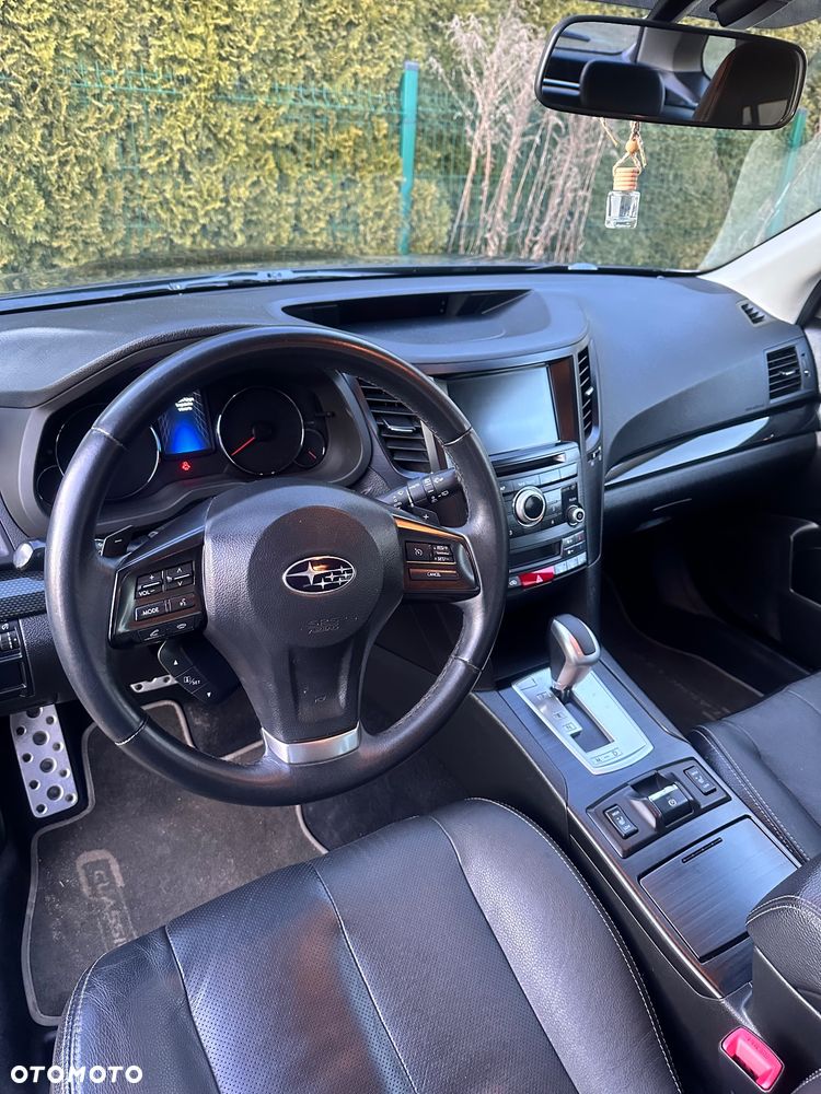 Subaru Legacy - 10