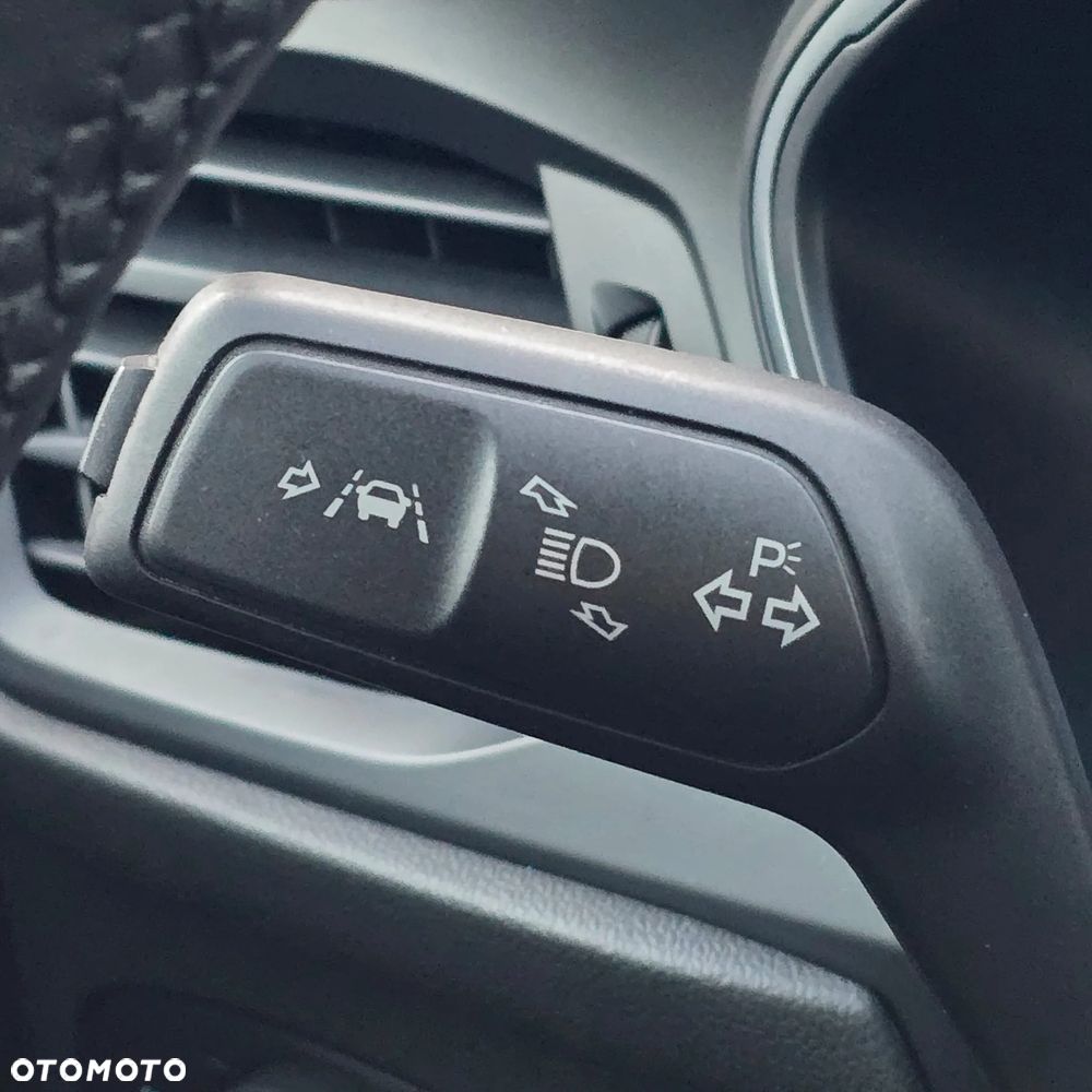 Ford Focus SW 1.0 EcoBoost Hybrid TITANIUM X - 26
