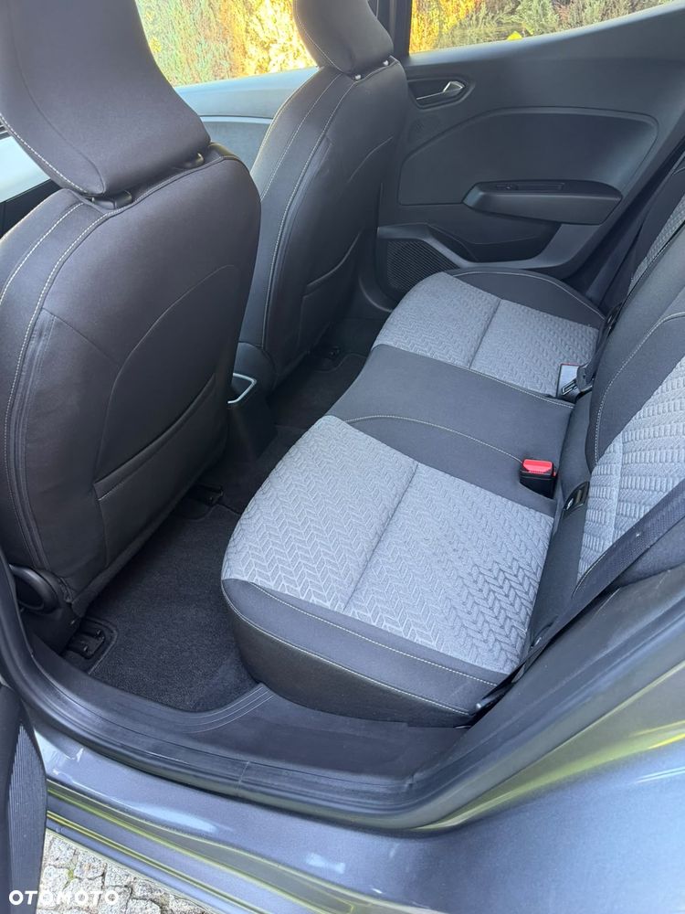 Renault Clio - 11
