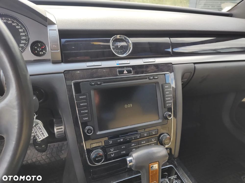 Volkswagen Phaeton - 34