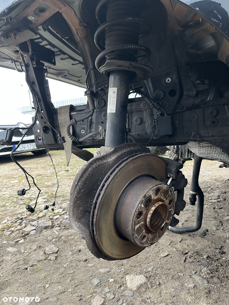 Zwrotnica mcpherson  prawy BMW F20 1.6 - 1