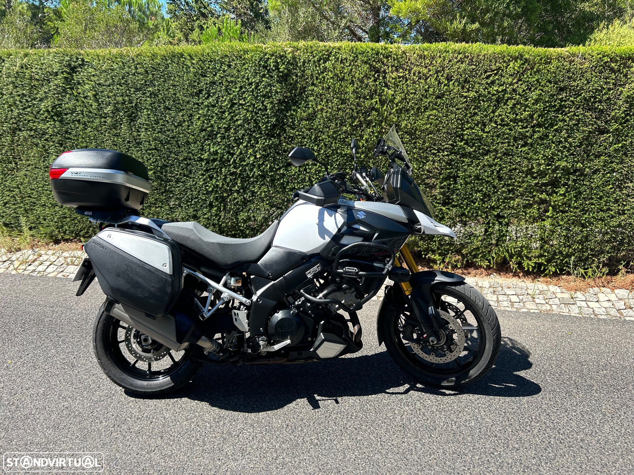 Suzuki V Strom 1000 - 12