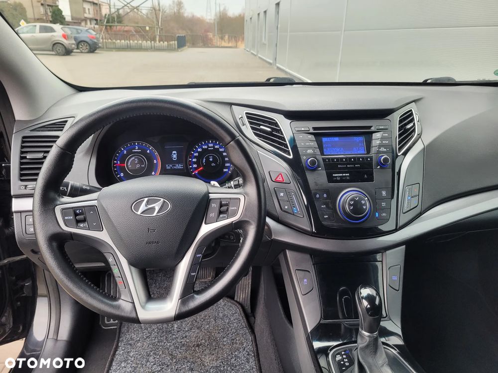 Hyundai i40 i40cw 1.7 CRDi Automatik Fifa World Cup Edition Silver - 8