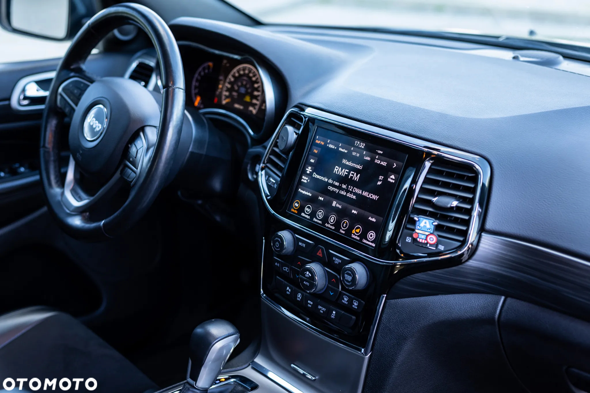 Jeep Grand Cherokee - 8